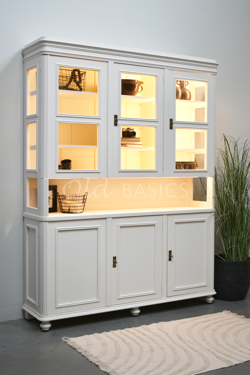 Detail van Buffetkast Amiens  LED, 3 deuren, RAL9001, crème, wit, materiaal hout